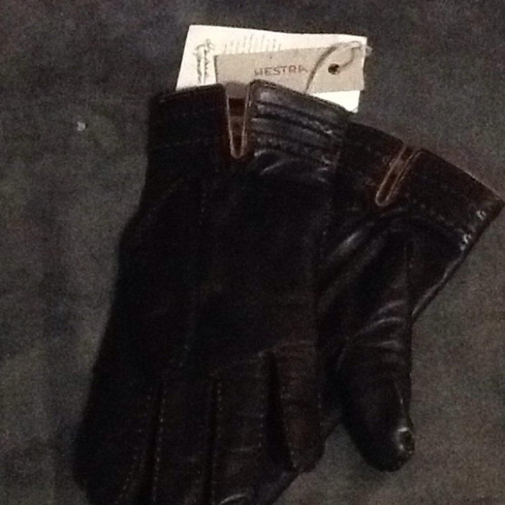 Handmade leather gloves